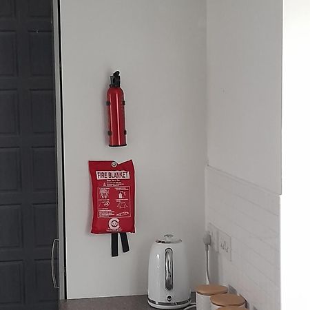 Penthouse Apartment Free Wi-Fi & Parking Occasional Bed Available Solihull Ngoại thất bức ảnh