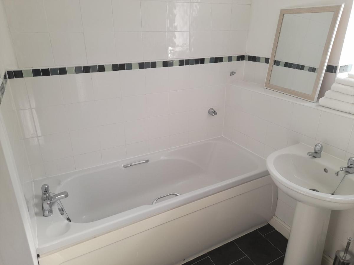 Penthouse Apartment Free Wi-Fi & Parking Occasional Bed Available Solihull Ngoại thất bức ảnh